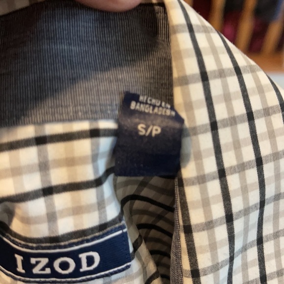 Men’s Izod button down long sleeve dress shirt - Picture 7 of 7
